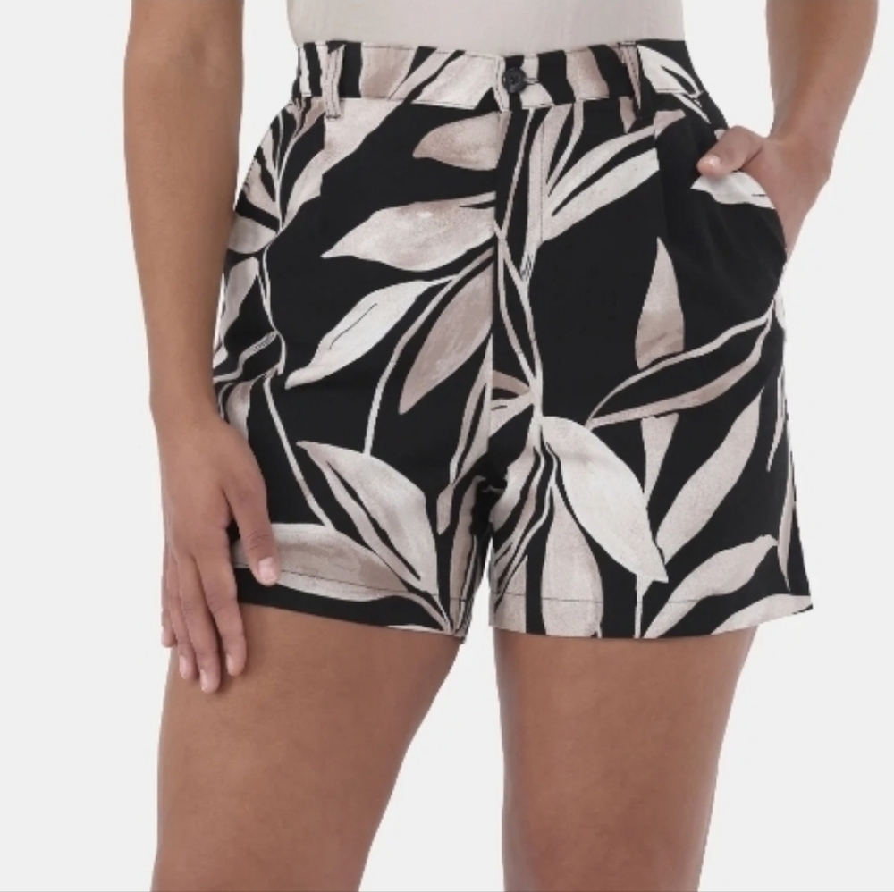 Nwt Black and Cream Leaf Linen Blend Print Women's Shorts - Picture 4 of 4
